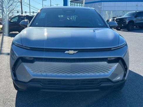 New 2026 Chevrolet Equinox EV LT image 2