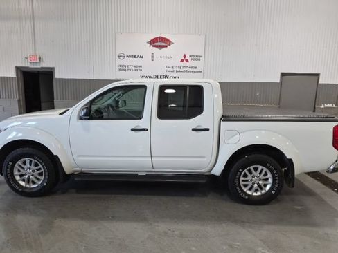 Used 2016 Nissan Frontier SV w/ SV Value Truck Package AWD/4WD image 6