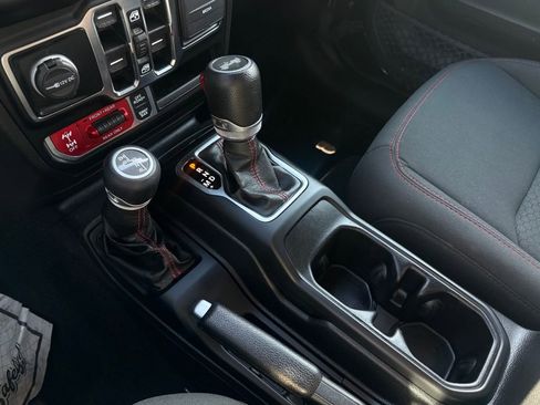 Used 2021 Jeep Wrangler Unlimited Rubicon image 25