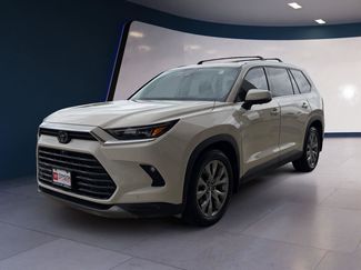 Used 2024 Toyota Grand Highlander AWD video 1