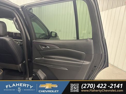 Used 2025 Chevrolet Traverse High Country image 14