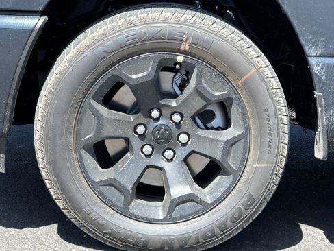 New 2026 RAM 1500 Express AWD/4WD image 23