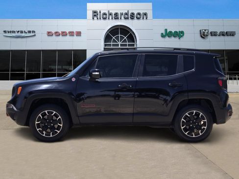 Used 2023 Jeep Renegade Trailhawk AWD/4WD image 3