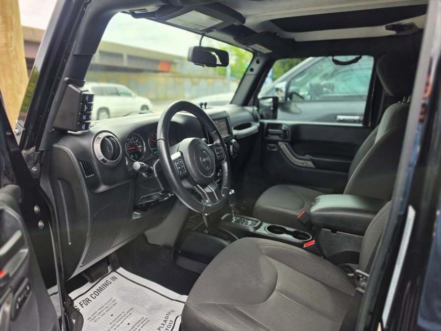 Used 2018 Jeep Wrangler Unlimited Sport AWD/4WD image 9