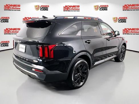 Used 2022 Kia Sorento S w/ Panoramic Sunroof Package AWD/4WD image 17