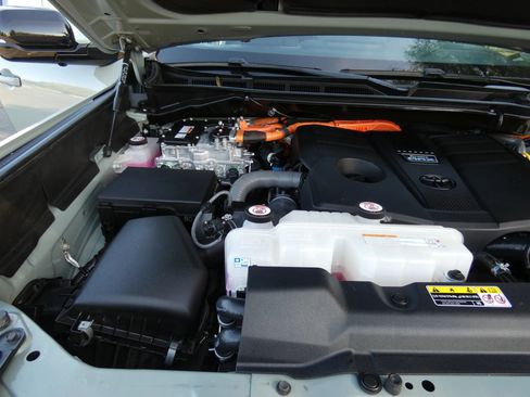 Used 2024 Toyota Tundra Limited image 76