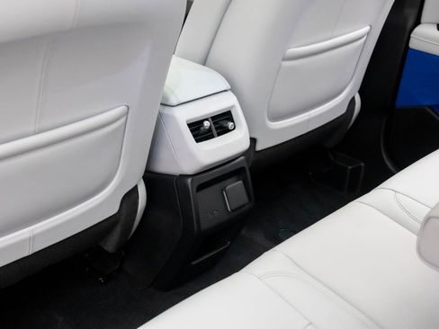 New 2026 Cadillac Optiq Luxury 1 image 20