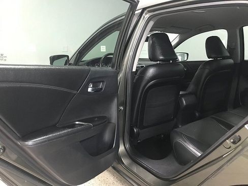Used 2014 Honda Accord Sport image 18