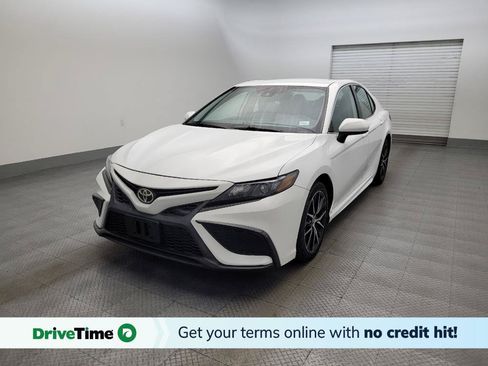 Used 2021 Toyota Camry SE w/ Carpet Mat Package (TMS) FWD image 1