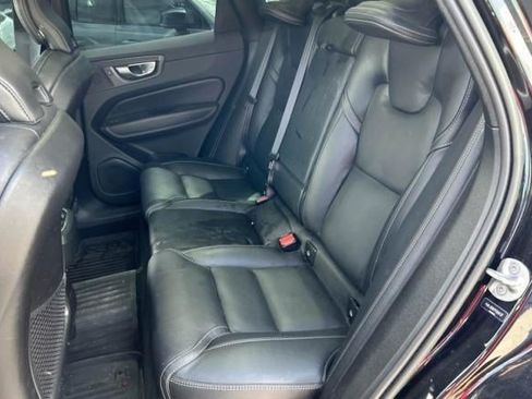 Used 2023 Volvo XC60 B5 Ultimate w/ Climate Package AWD/4WD image 4