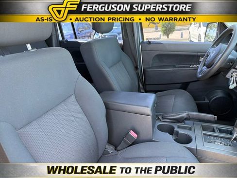 Used 2011 Jeep Liberty Sport RWD image 25