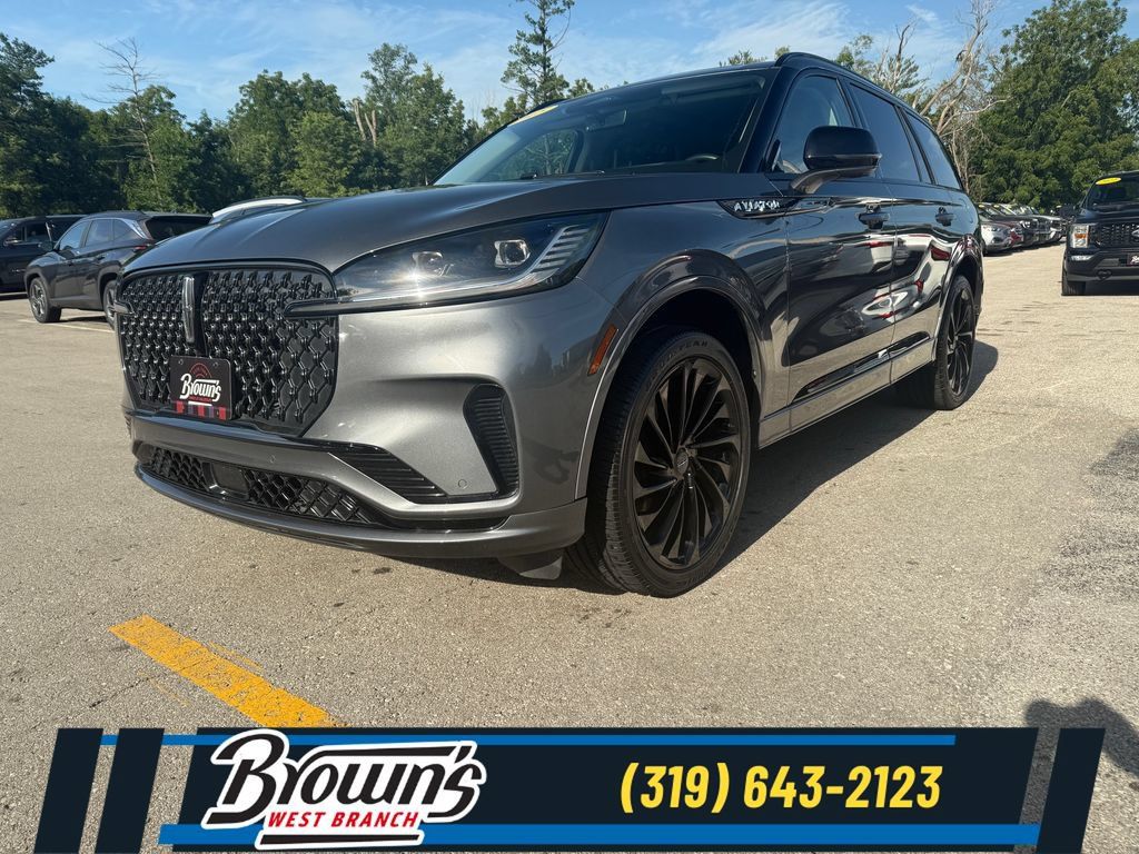Used 2025 Lincoln Aviator Reserve w/ Equipment Group 201A AWD/4WD image 1