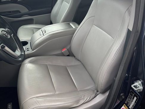 Used 2016 Toyota Highlander XLE image 9