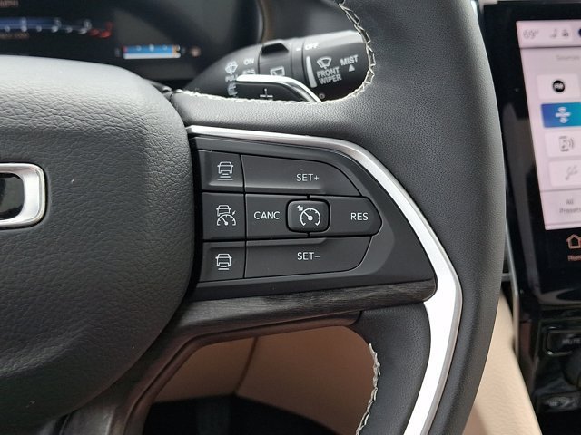 Certified 2024 Jeep Grand Cherokee Limited AWD/4WD image 28