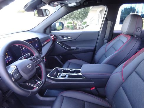 Certified 2025 Chevrolet Equinox RS FWD image 13