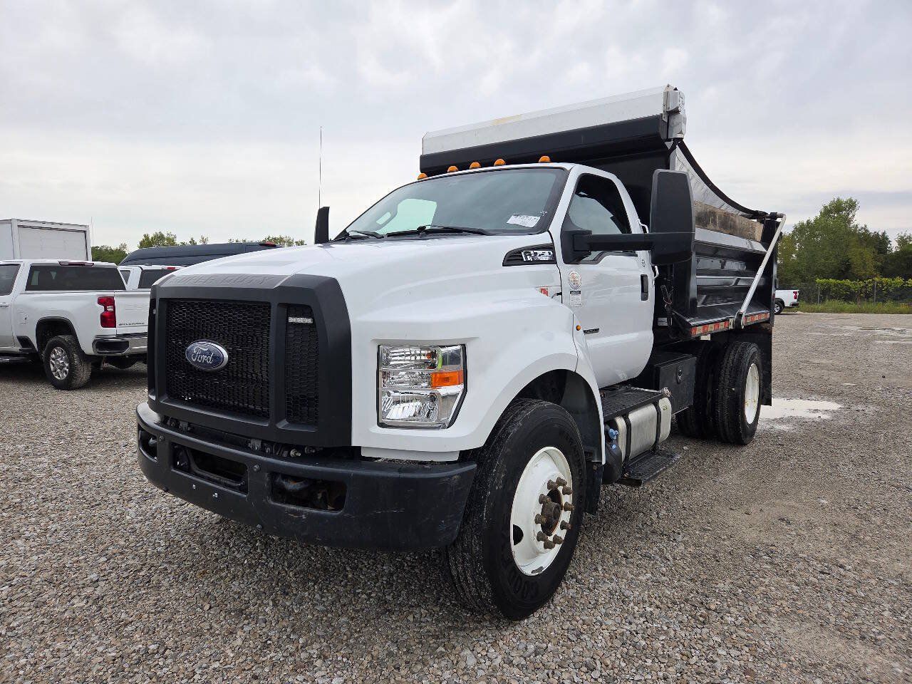 Used 2021 Ford F750 2WD Regular Cab Super Duty image 5