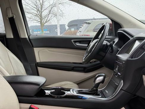 Used 2016 Ford Edge Titanium w/ Technology Package image 38