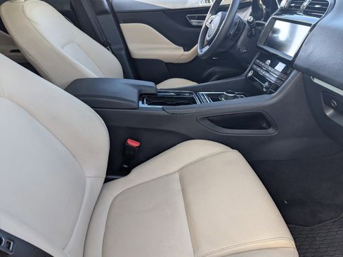 Used 2020 Jaguar F-PACE Premium image 12