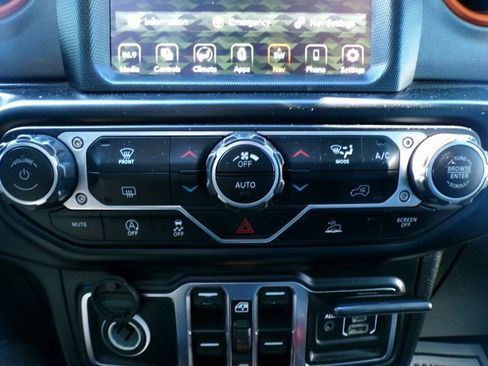 Used 2021 Jeep Gladiator Mojave image 23