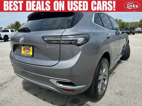 Used 2022 Buick Envision Avenir w/ Technology Package II FWD image 3