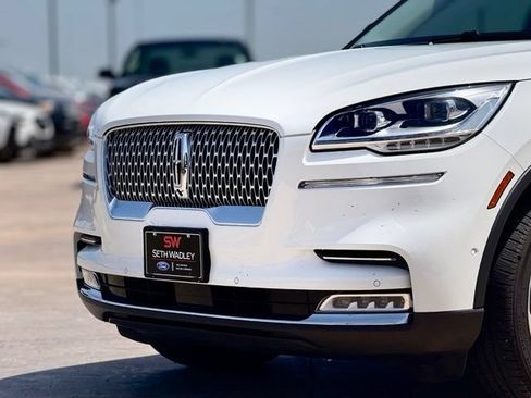Used 2023 Lincoln Aviator Reserve w/ Equipment Group 201A AWD/4WD image 9