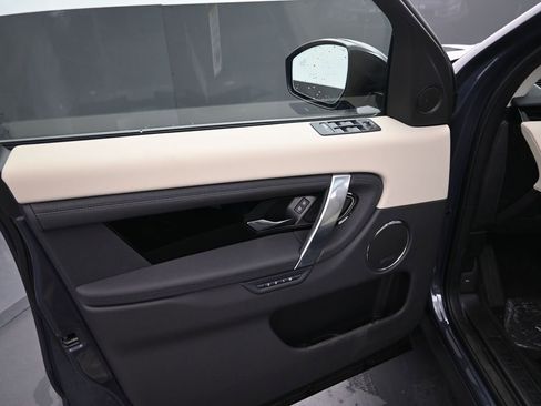 New 2025 Land Rover Discovery Sport S image 19