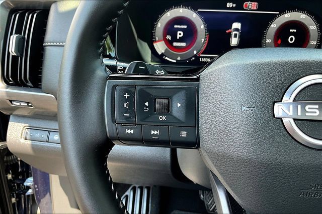 Used 2026 Nissan Pathfinder SL FWD image 11