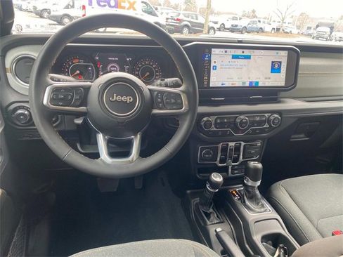 Used 2024 Jeep Wrangler Sahara w/ Technology Group image 8