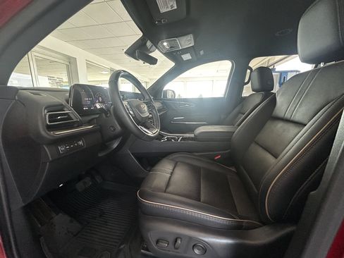 Used 2025 Chevrolet Traverse High Country w/ LPO, Floor Liner Package AWD/4WD image 2