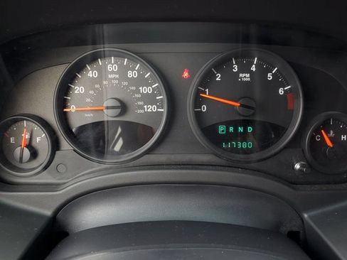 Used 2013 Jeep Compass Latitude FWD image 12