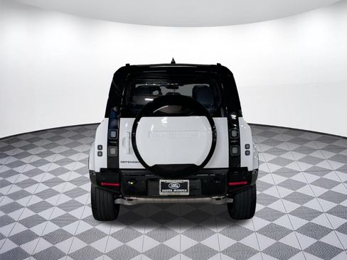 New 2026 Land Rover Defender 110 X-Dynamic SE AWD/4WD image 4