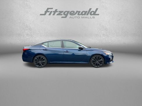 Used 2021 Nissan Altima 2.5 SR FWD image 9