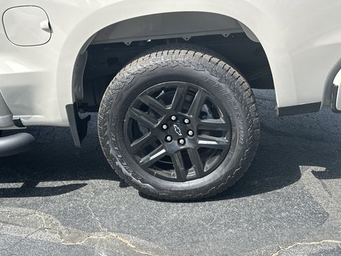 Used 2026 Chevrolet Silverado 1500 RST w/ RST Select Package AWD/4WD image 9