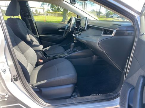 Used 2021 Toyota Corolla LE image 15