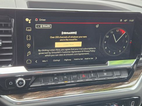 Used 2025 GMC Sierra 1500 Elevation image 18