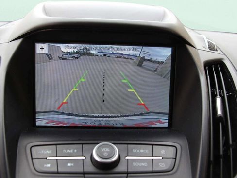 Used 2019 Ford Escape SE image 19