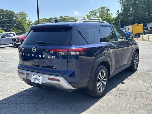 Used 2024 Nissan Pathfinder SL FWD image 7