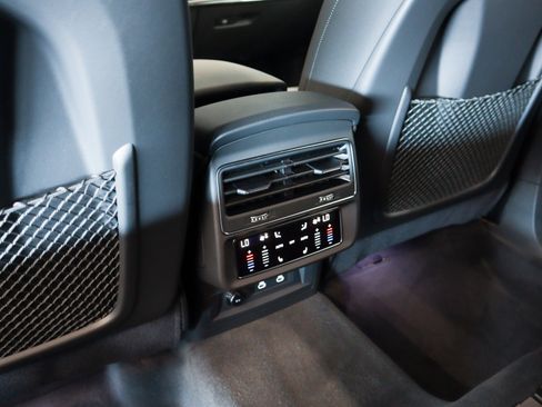 New 2026 Audi Q8 Premium Plus image 32