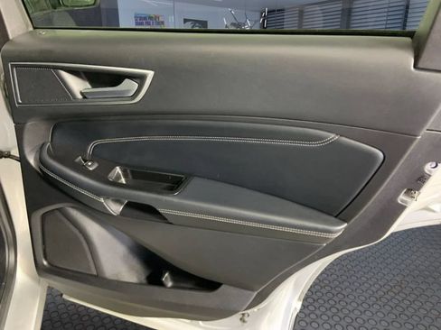 Used 2018 Ford Edge Titanium AWD/4WD image 12