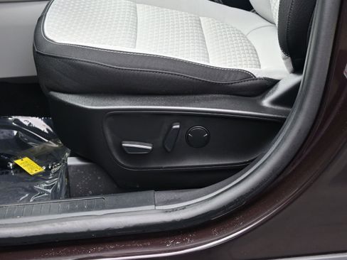 Used 2023 Ford Escape Active image 11