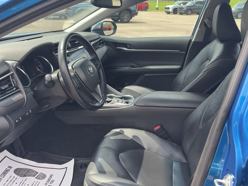 Used 2020 Toyota Camry XLE FWD image 9
