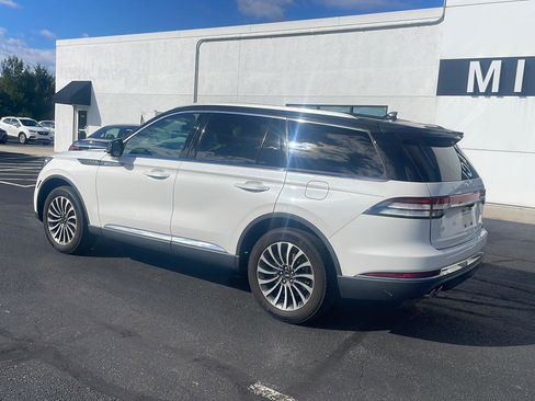 Used 2022 Lincoln Aviator Standard w/ Premium Package image 3