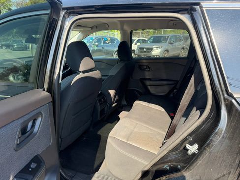 Used 2021 Nissan Rogue S AWD/4WD image 30