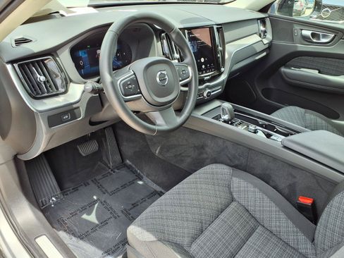Certified 2024 Volvo XC60 B5 Core AWD/4WD image 19
