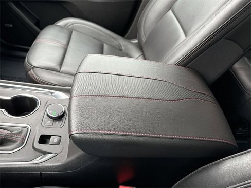 Used 2023 Chevrolet Traverse RS image 21