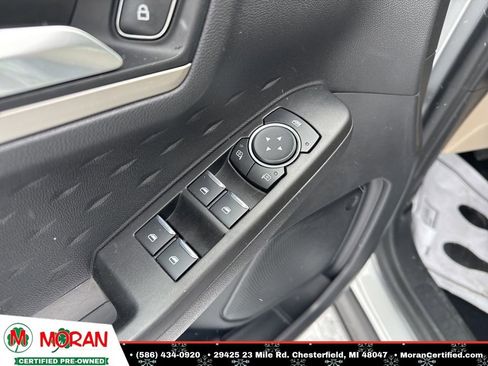 Used 2020 Ford Escape SE image 10