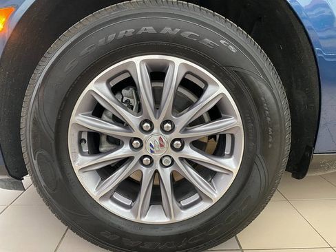 Used 2024 Buick Enclave Essence image 21