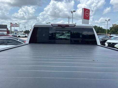 Used 2021 GMC Sierra 1500 AT4 w/ AT4 Premium Package AWD/4WD image 8