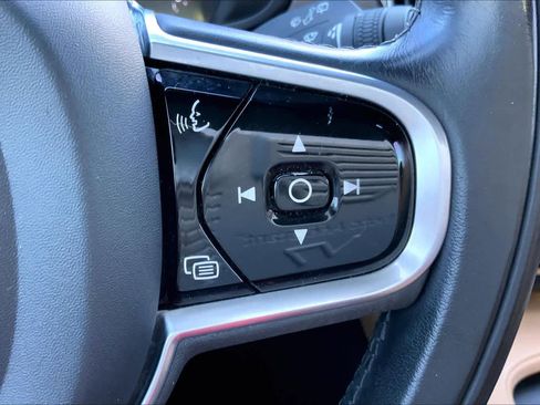 Used 2020 Volvo V90 T6 Cross Country image 22