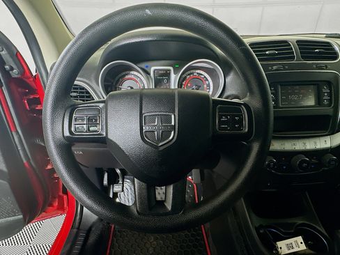 Used 2019 Dodge Journey SE FWD image 15